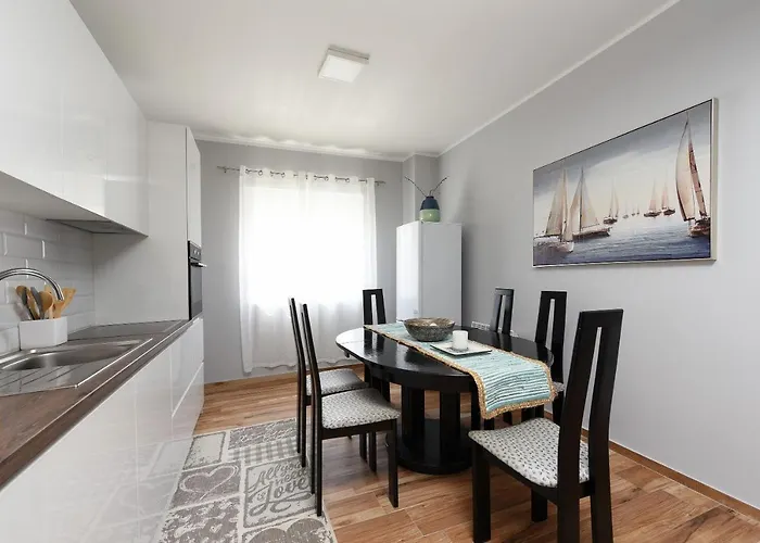 Endless Summer House Barbara Daire *