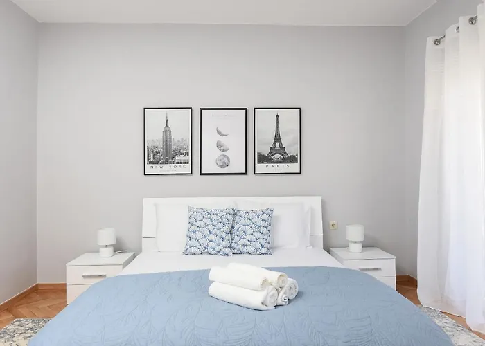 Endless Summer House Barbara