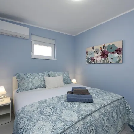 Endless Summer House Barbara