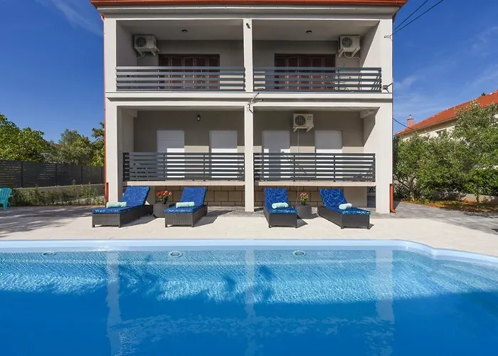 Endless Summer House Barbara זאדאר