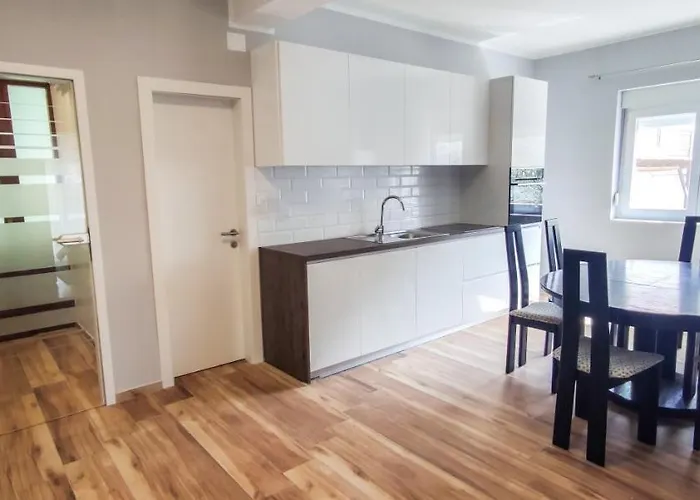 Endless Summer House Barbara * זאדאר